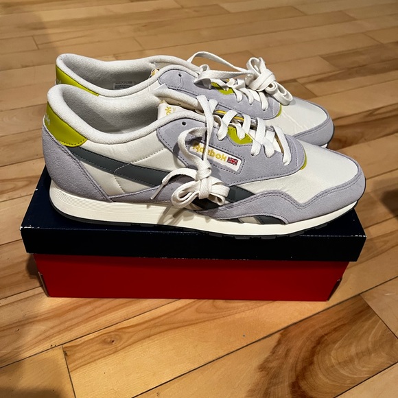 Reebok Classic - Picture 3 of 4